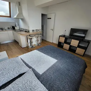 : Avec Cuisine Et Salle D'eau Appartement Châteaubourg
